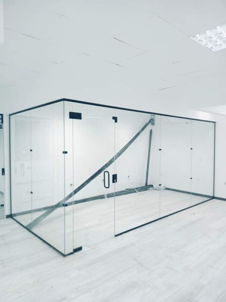 https://barcaglass.net/product/balcony/